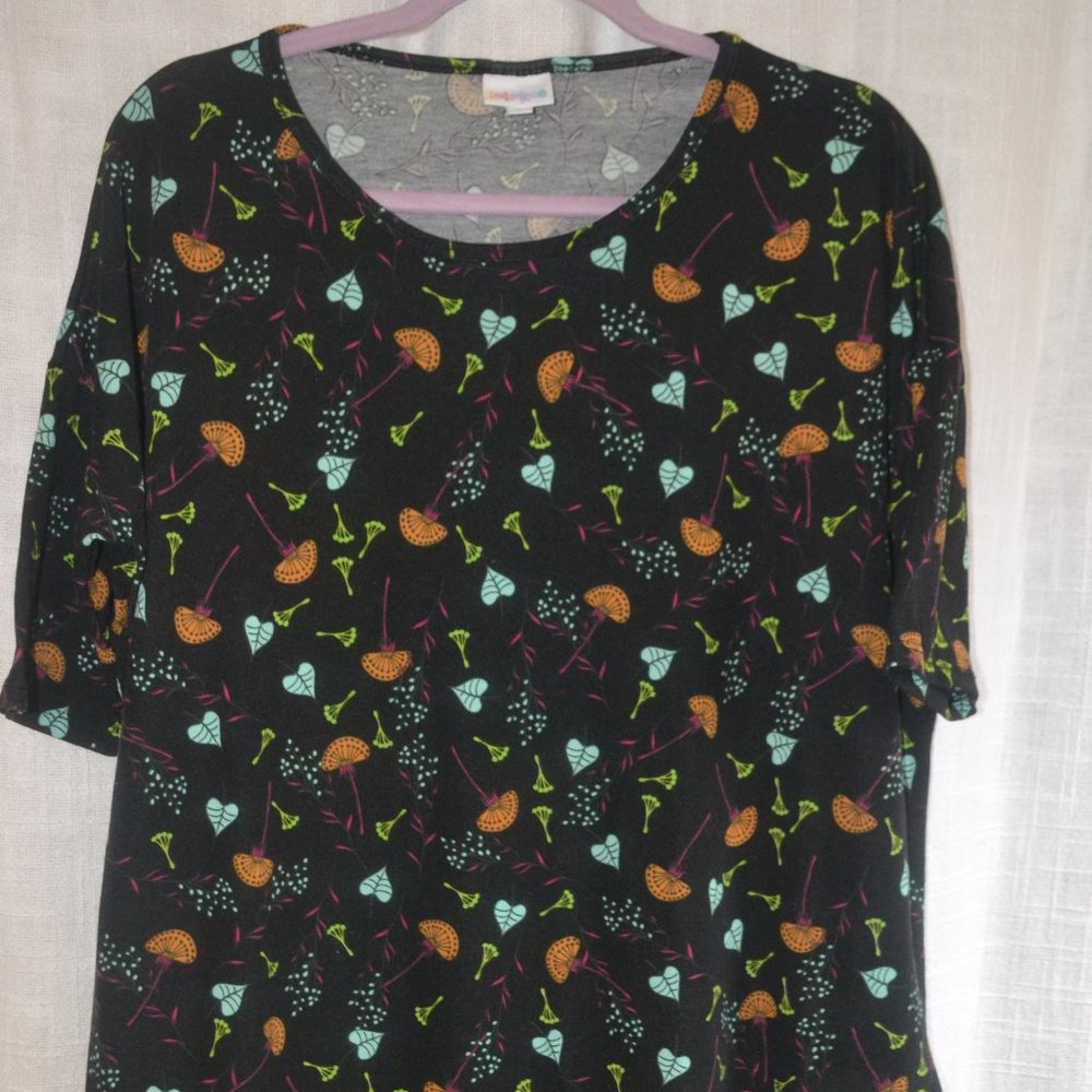 lularoe irma flower and dandelion black top